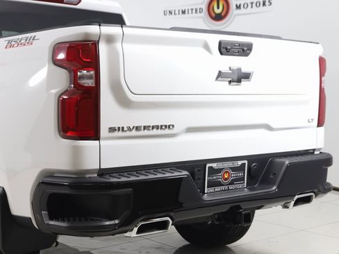 Used 2024 Chevrolet Silverado 1500 LT Trail Boss image 22