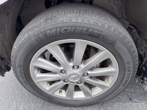 Used 2011 Lexus LX 570 570 w/ Luxury Pkg image 35