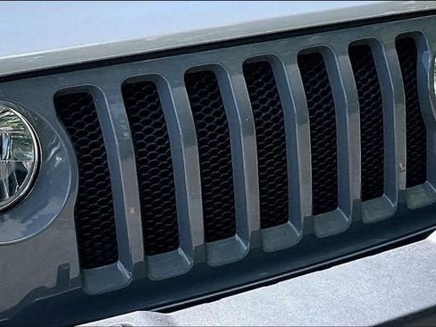 Used 2018 Jeep Wrangler Unlimited Sport S AWD/4WD image 28