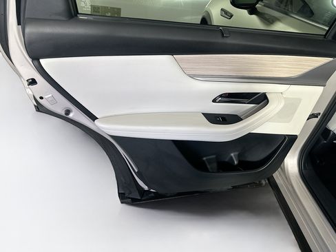 Used 2024 MAZDA CX-90 Plug-In Hybrid w/ Premium Plus AWD/4WD image 28