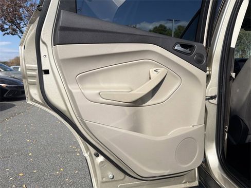 Used 2017 Ford Escape SE w/ Equipment Group 201A image 22