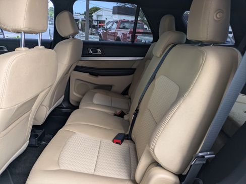 Used 2016 Ford Explorer FWD image 14