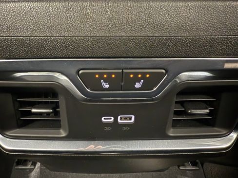 Used 2025 Chevrolet Silverado 1500 High Country w/ Technology Package image 30