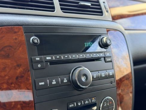 Used 2012 Chevrolet Avalanche LT image 14