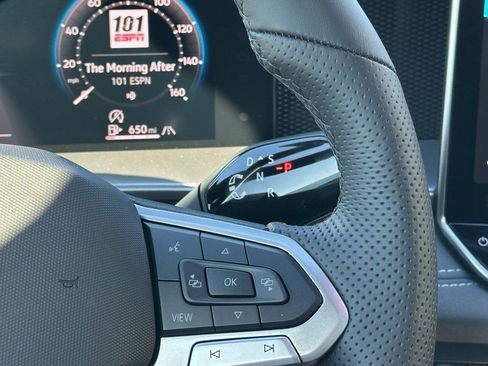 New 2025 Volkswagen Tiguan SE R-Line AWD/4WD image 13