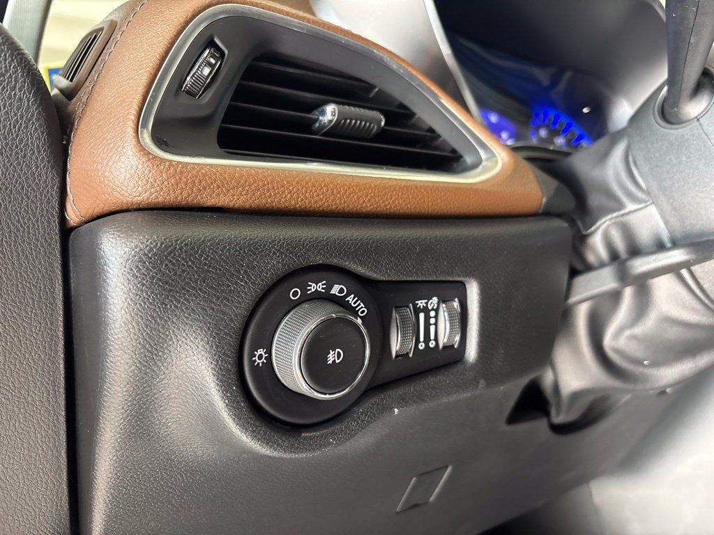 Used 2019 Chrysler Pacifica Limited FWD image 15