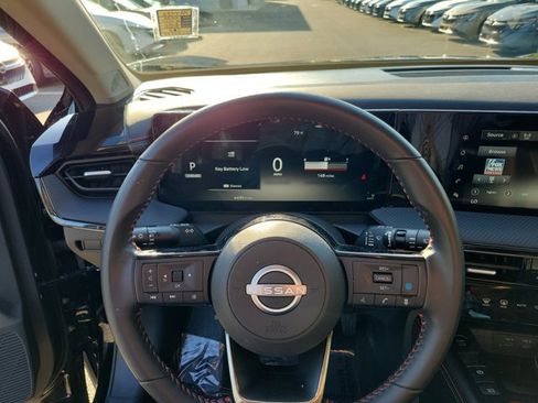 Used 2025 Nissan Kicks SR AWD/4WD image 24