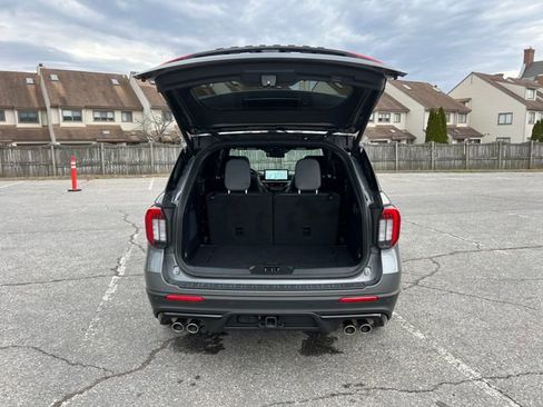 Used 2025 Ford Explorer ST image 27