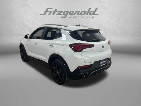 Used 2024 Buick Encore GX Sport Touring FWD image 3