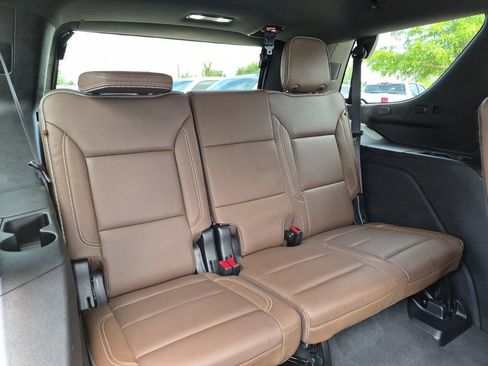 Used 2024 Chevrolet Tahoe High Country RWD image 40