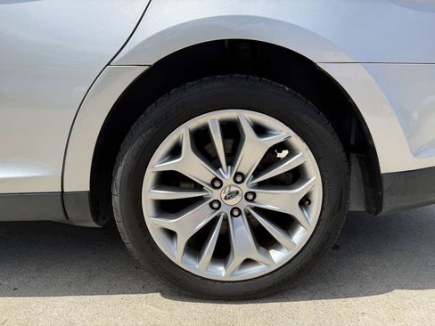 Used 2019 Ford Taurus Limited FWD image 11