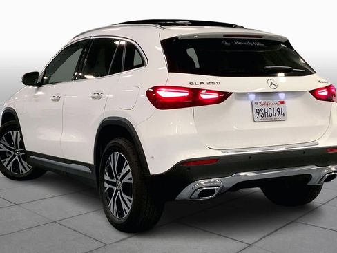 Used 2025 Mercedes-Benz GLA 250 4MATIC image 11