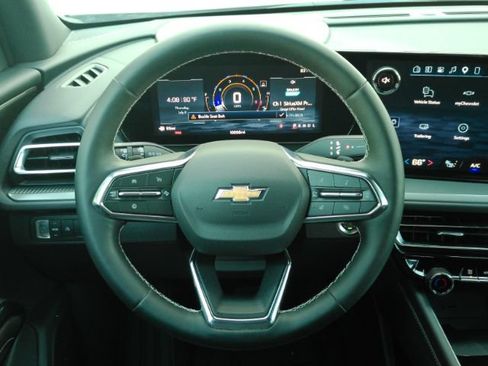 Used 2026 Chevrolet Traverse LT FWD image 35