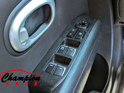 Used 2017 Kia Soul w/ Convenience Package image 25