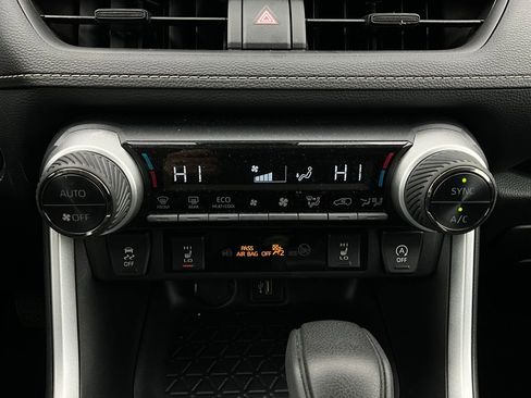 Used 2025 Toyota RAV4 XLE w/ Weather Package image 27