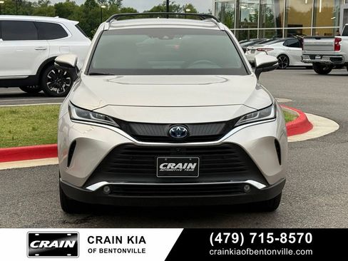 Used 2023 Toyota Venza Limited AWD/4WD image 2