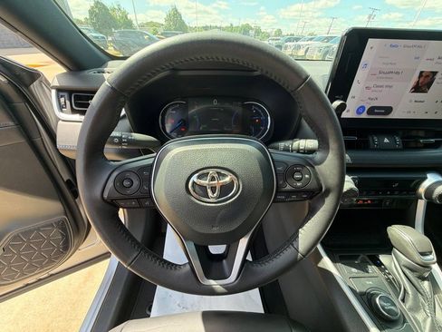 Used 2023 Toyota RAV4 XSE AWD/4WD image 13