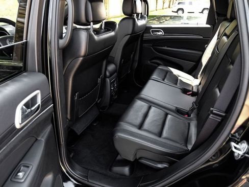 Used 2022 Jeep Grand Cherokee Limited w/ Tech Group image 50