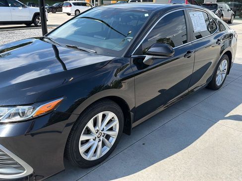Used 2023 Toyota Camry LE FWD image 7