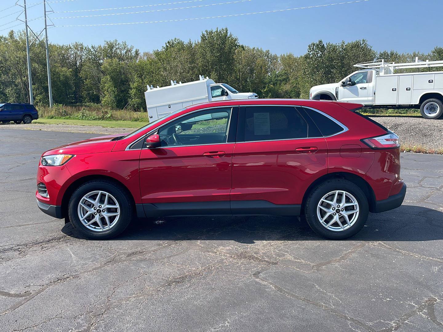 Used 2024 Ford Edge SEL w/ Convenience Package AWD/4WD image 2