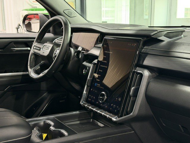 Certified 2026 GMC Acadia Elevation w/ Elevation Premium Package AWD/4WD image 7