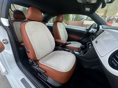 Used 2015 Volkswagen Beetle 1.8T Classic image 8