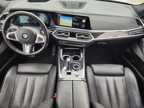 Used 2022 BMW X7 M50i w/ Executive Package image 28