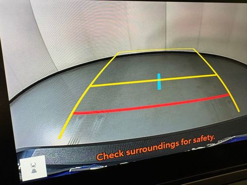 Used 2025 Toyota Camry SE image 33