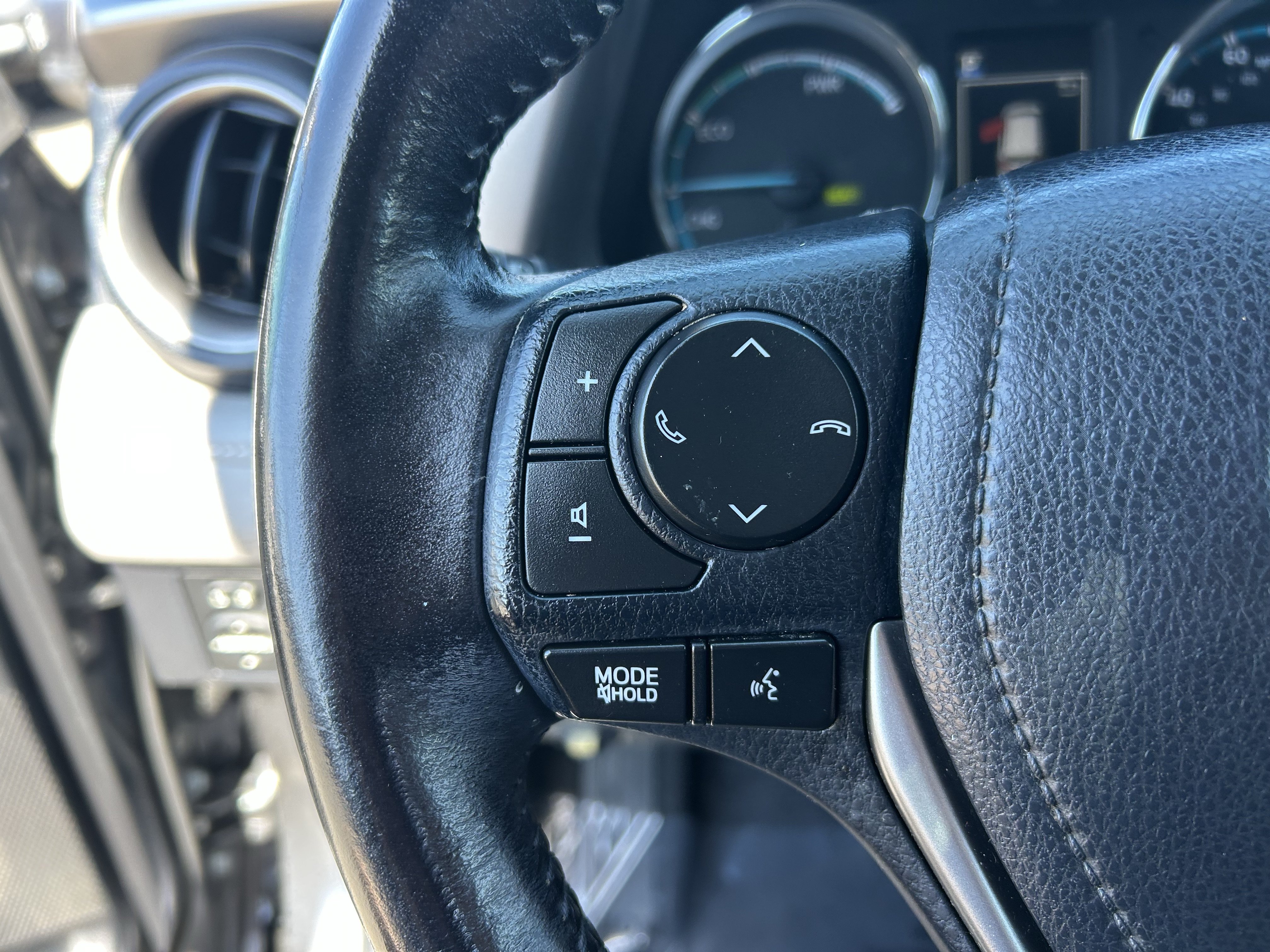 Used 2016 Toyota RAV4 Limited w/ Advanced Technology Package AWD/4WD image 27