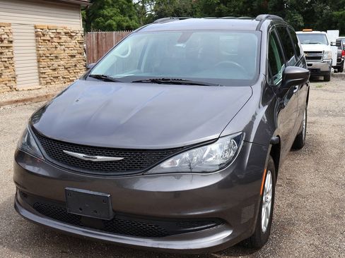 Used 2021 Chrysler Voyager Lxi FWD image 9