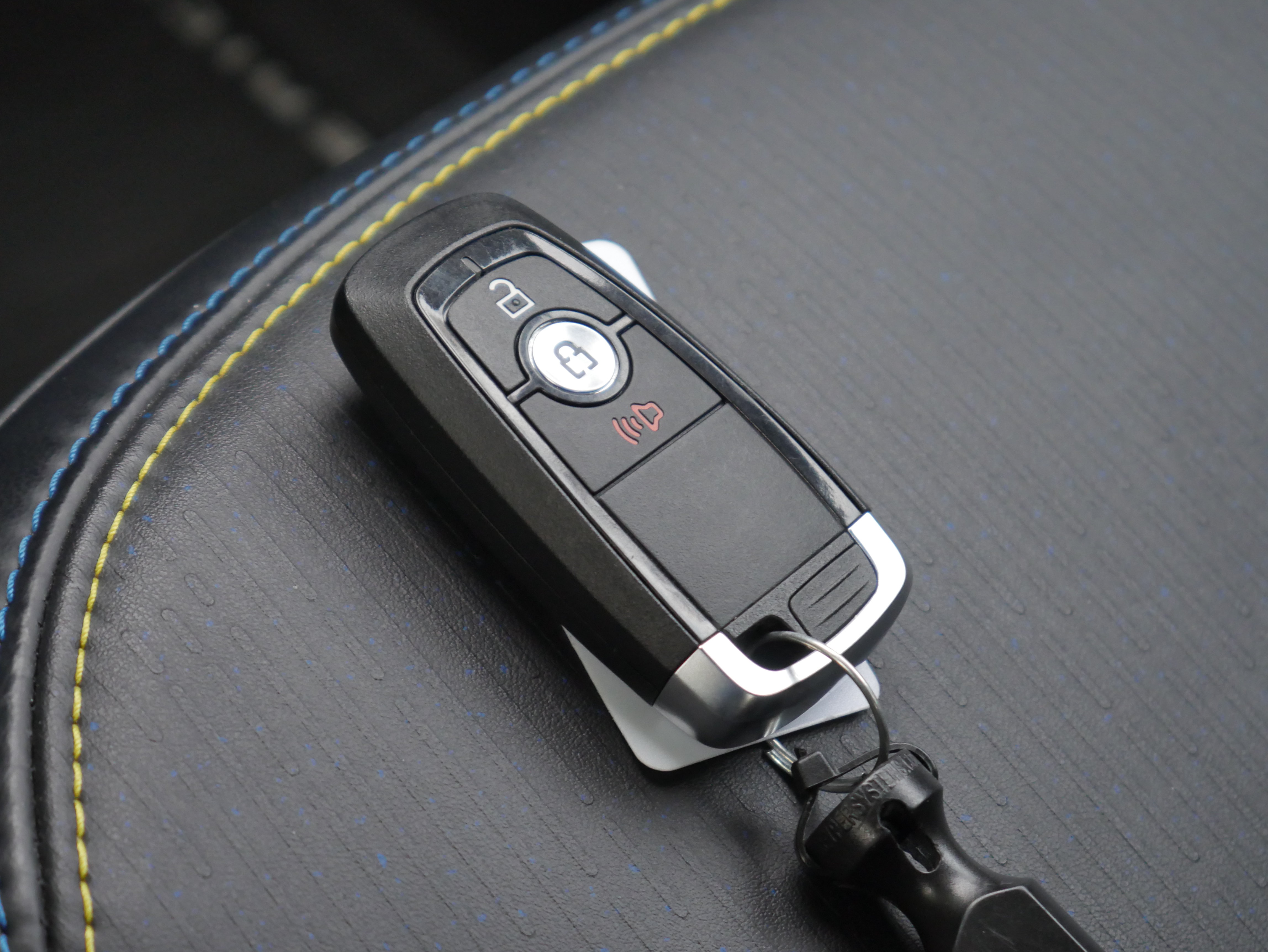 Used 2025 Ford Maverick Lobo AWD/4WD image 33