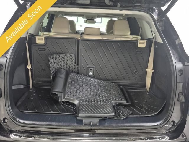 Used 2021 Toyota Highlander XLE AWD/4WD image 4