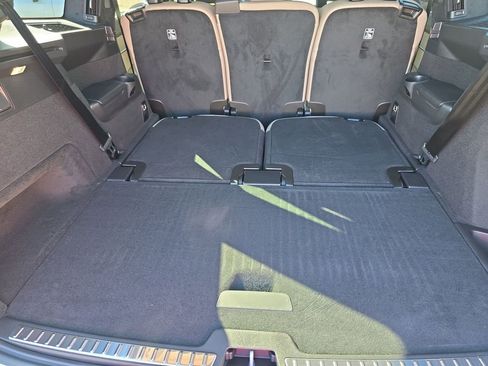 New 2026 Volvo XC90 B6 Ultra w/ Lounge Package image 14