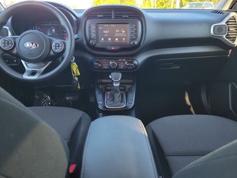 Certified 2020 Kia Soul LX image 14