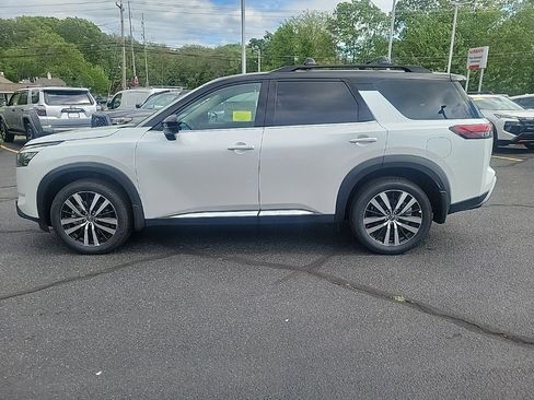 New 2025 Nissan Pathfinder Platinum w/ Cargo Package image 2