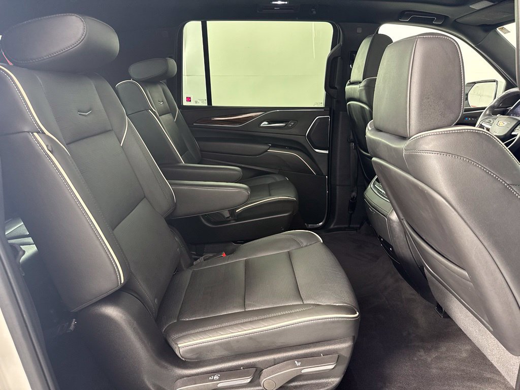 Used 2024 Cadillac Escalade ESV Premium Luxury AWD/4WD image 25
