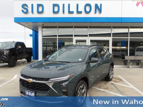 New 2026 Chevrolet Trax LT w/ Driver Confidence Package image 1