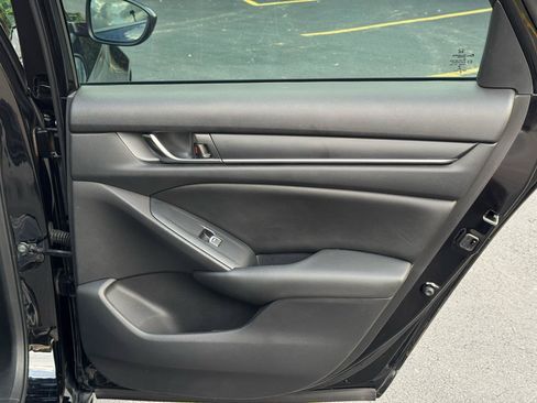 Used 2019 Honda Accord Sport image 18