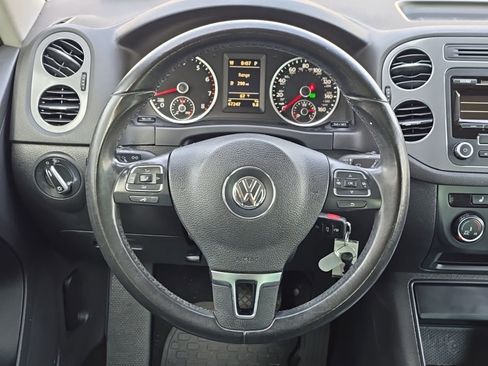 Used 2014 Volkswagen Tiguan SE image 22