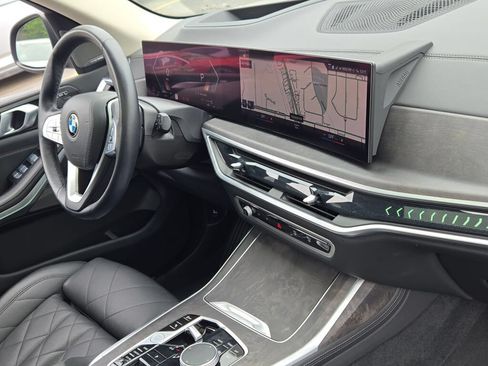 Used 2023 BMW X7 xDrive40i w/ Premium Package AWD/4WD image 9
