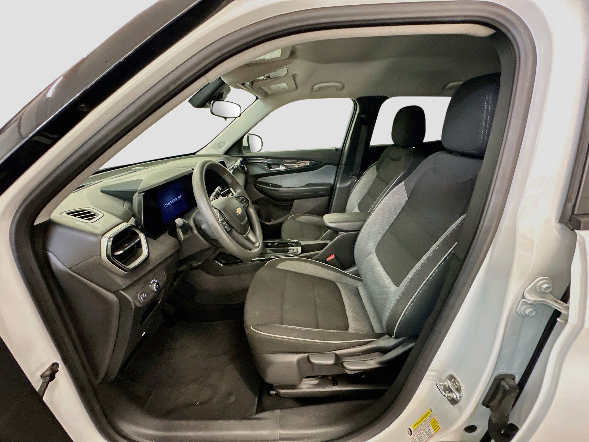 Used 2025 Chevrolet TrailBlazer LT AWD/4WD image 13