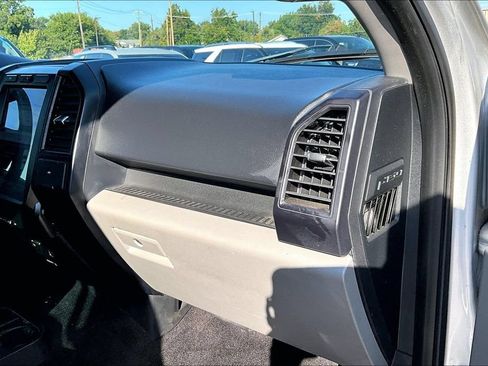 Used 2017 Ford F150 XL w/ Equipment Group 101A Mid AWD/4WD image 19