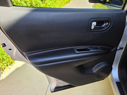 Used 2011 Nissan Rogue SV w/ SL Pkg AWD/4WD image 33