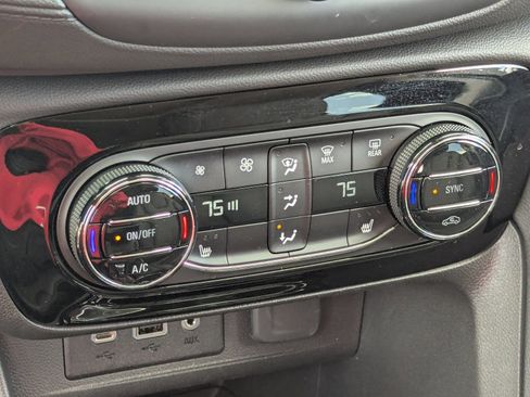 Used 2023 Buick Encore GX Essence w/ Experience Buick Package image 29