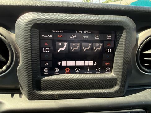 Used 2021 Jeep Wrangler Sport AWD/4WD image 21