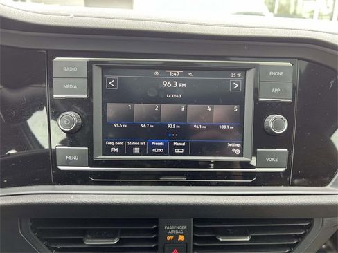 Used 2021 Volkswagen Jetta SE w/ SE Cold Weather Package image 25