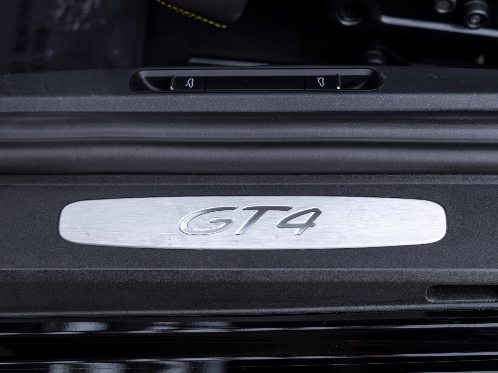 Certified 2021 Porsche 718 Cayman GT4 RWD image 31
