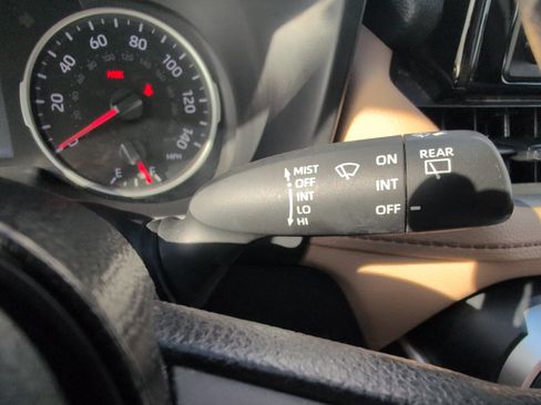 Used 2021 Toyota RAV4 LE FWD image 20