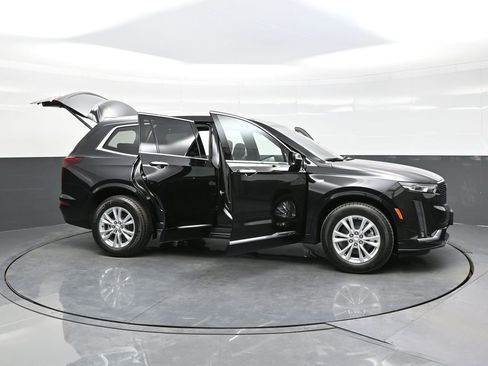 New 2025 Cadillac XT6 Luxury w/ LPO, Floor Liner Package image 40