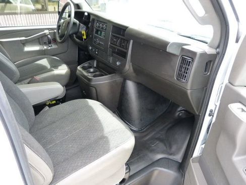 Used 2024 GMC Savana 2500 w/ Driver Convenience Package image 25